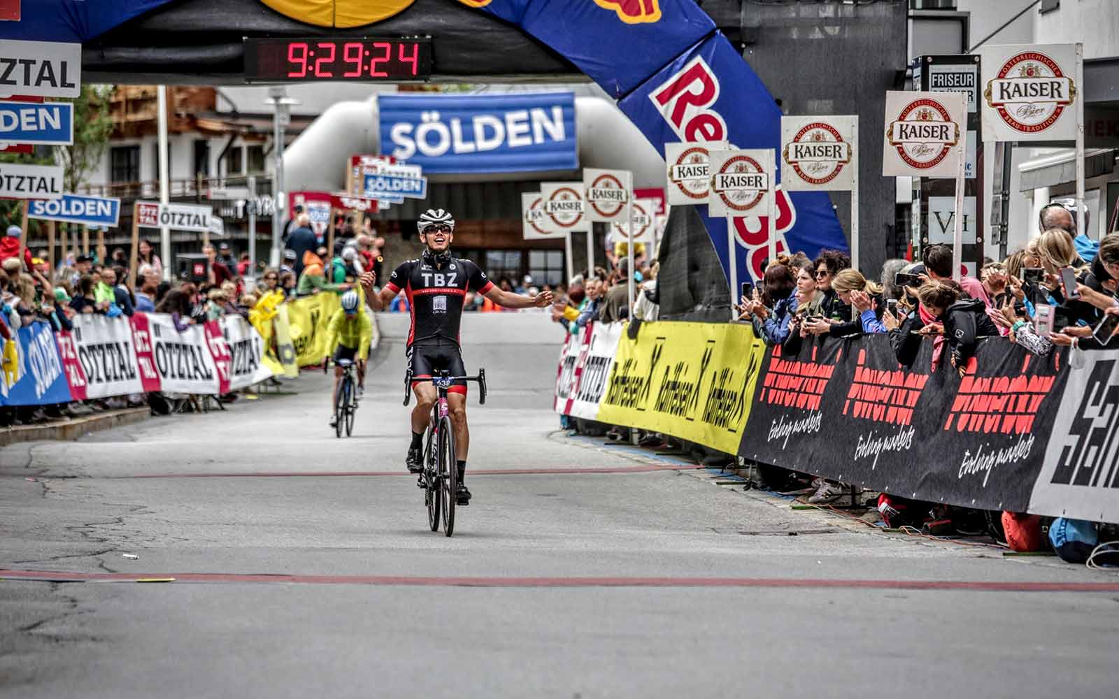 Zieleinfahrt Justus Ötztaler Radmarathon